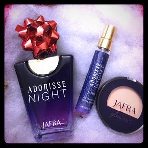 Es un juego de perfume Adorisse Night ,una sombra